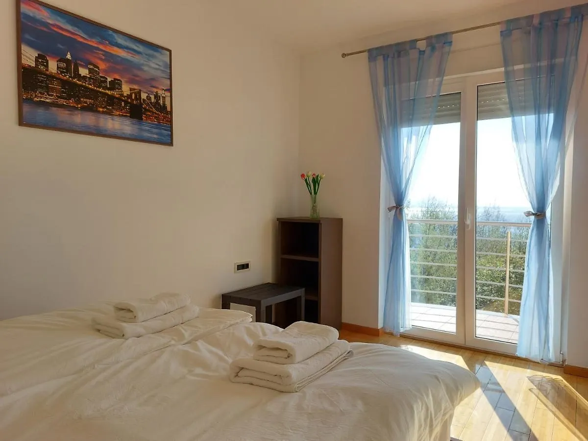 Starry Night - Smart Tv, Extra Big Bed, Big Bathtub, Private Parking, Sea View, Wifi, 2Bedrooms Volosko 0*,  Croatia